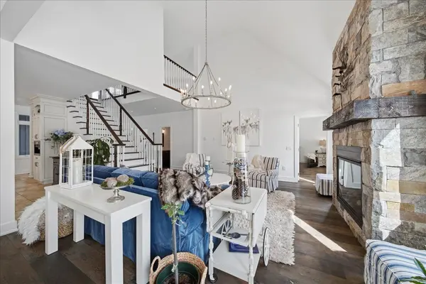 11 Breakwater CT, Gravenhurst, ON P1P 0A2