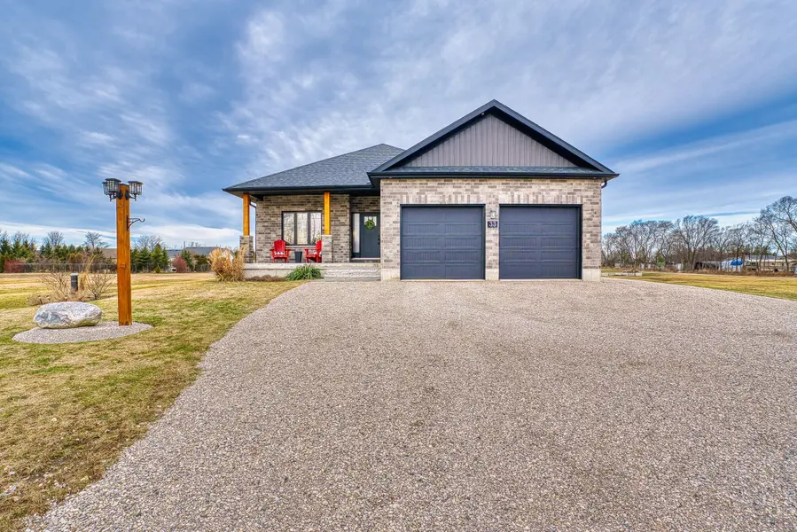 33 Wellington ST S, Ashfield-colborne-wawanosh, ON N7A 3X9
