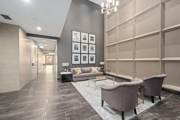 330 Ridout ST N #803, London East, ON N6A 0A7