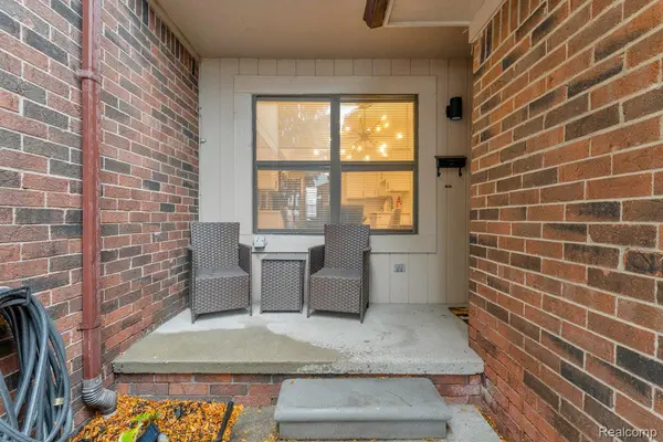 3160 Wood CIR, Detroit, MI 48207