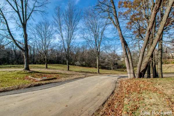 4268 Bradford ST NE, Grand Rapids Twp, MI 49525