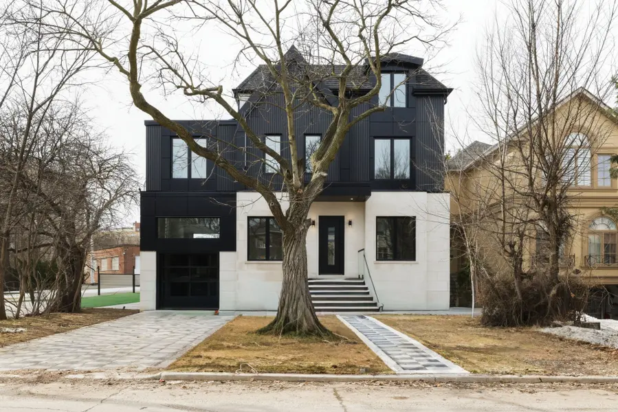 1002 Spadina RD, Toronto C04, ON M5N 2M6