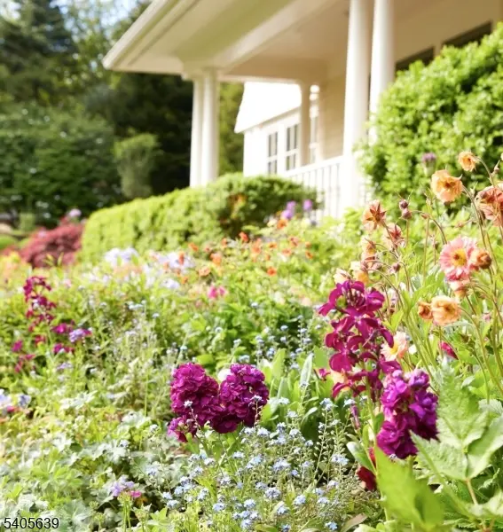 2 Robert Dr, Millburn Twp., NJ 07078