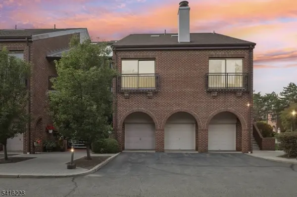 5 Millay Ct, Teaneck Twp., NJ 07666