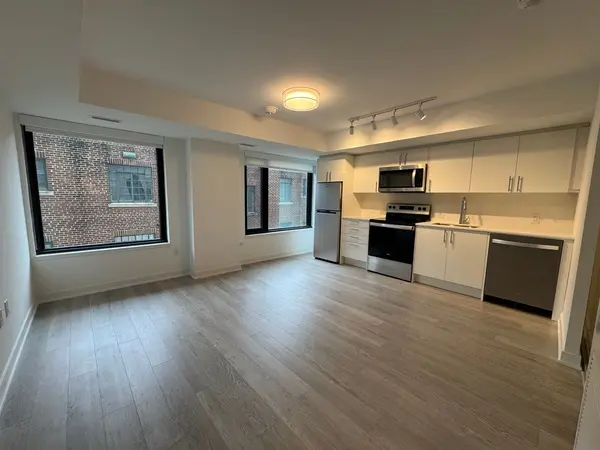 3 Strathgowan AVE #324, Toronto C04, ON M4N 1B8