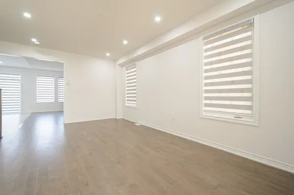 37 BAYCROFT BLVD, Essa, ON L3W 0M1