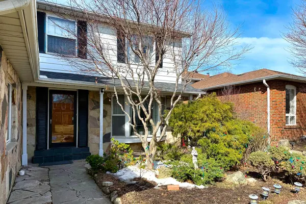 1924 Steepbank CRES, Mississauga, ON L4X 1T8