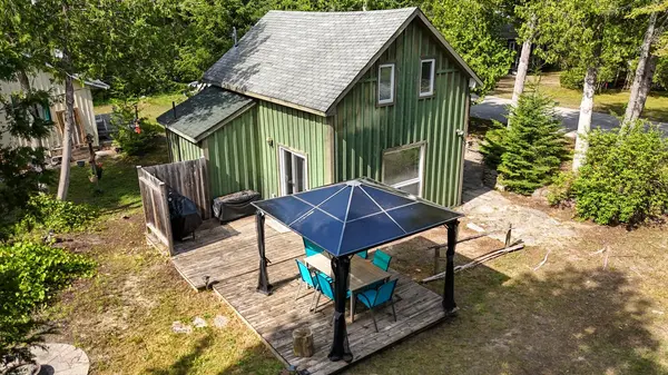 1106 King Edward AVE,  South Bruce Peninsula,  ON N0H 2G0