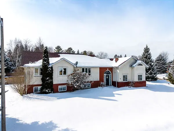 3 Shirley CT, Blue Mountains, ON N0H 2P0