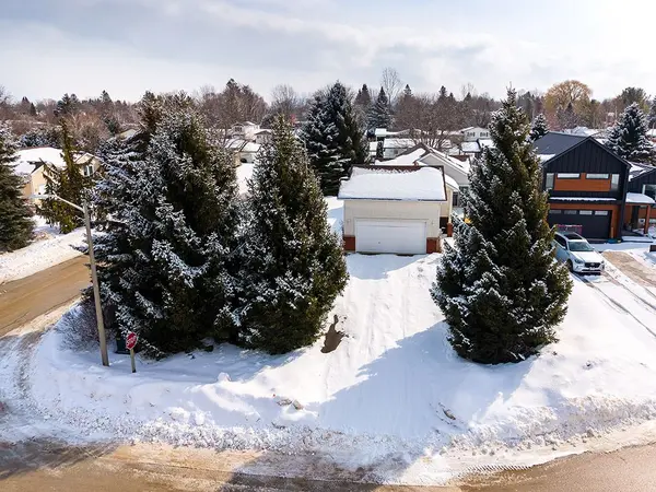 3 Shirley CT, Blue Mountains, ON N0H 2P0