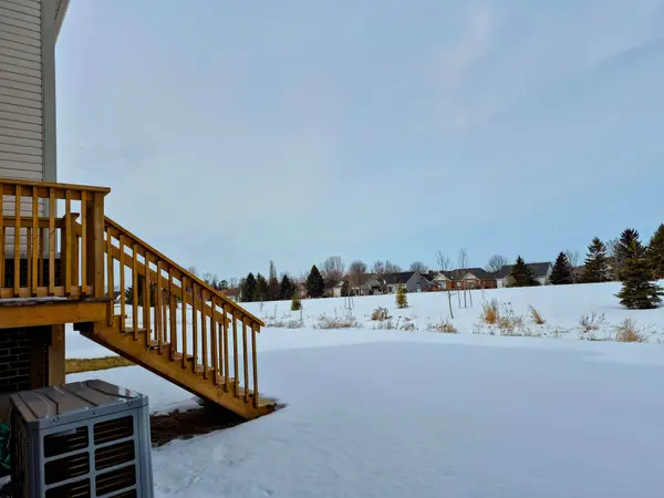 80 Golf Links DR, Loyalist, ON K0H 1G0