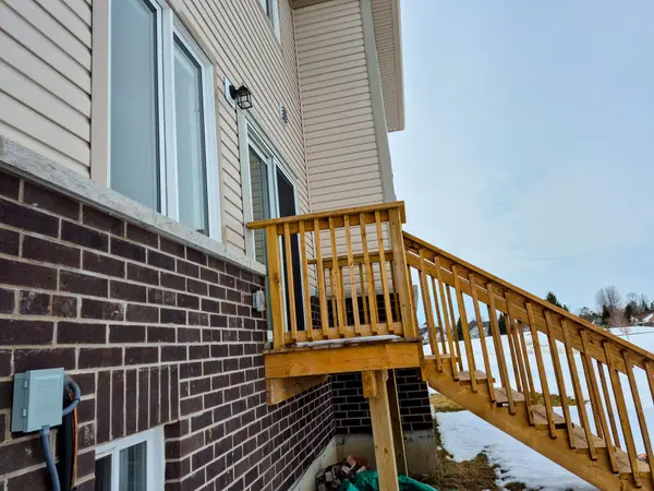 80 Golf Links DR, Loyalist, ON K0H 1G0