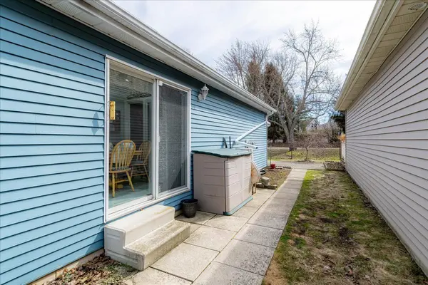 5 Sinclair DR, Tillsonburg, ON N4G 5L6