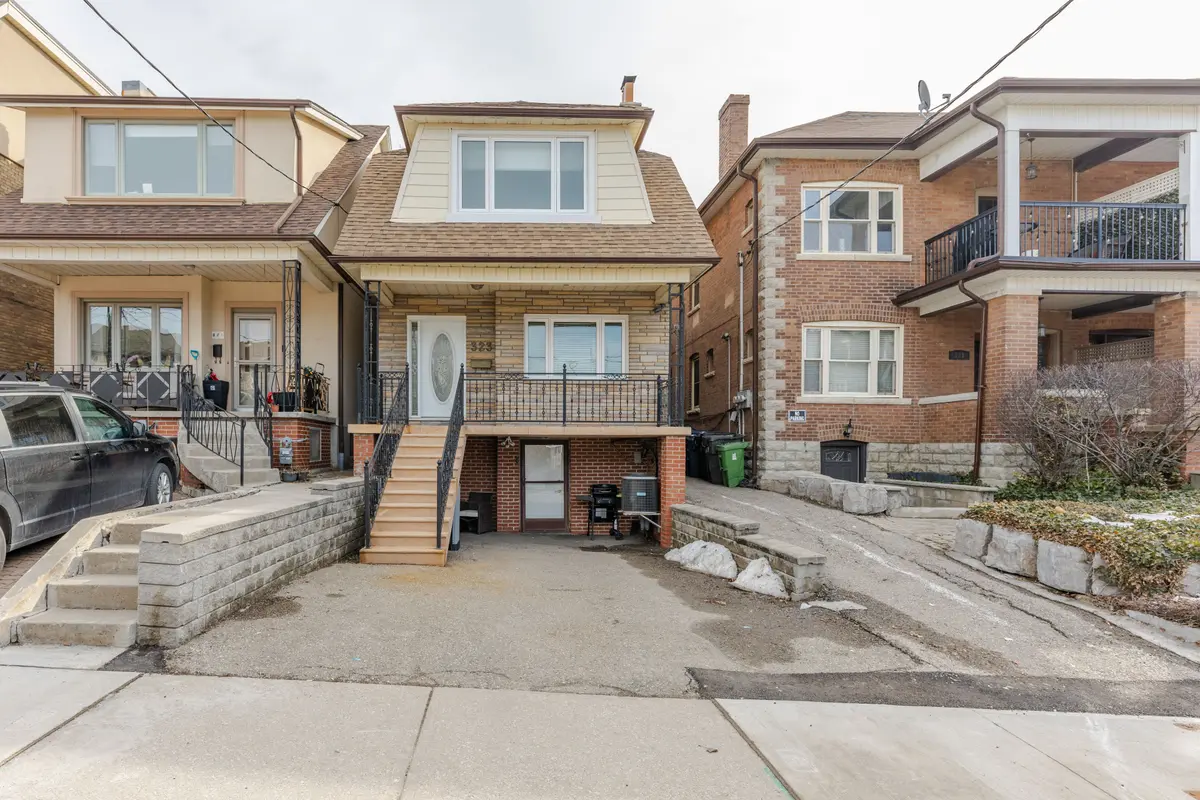 323 Lauder AVE, Toronto C03, ON M6E 3H7