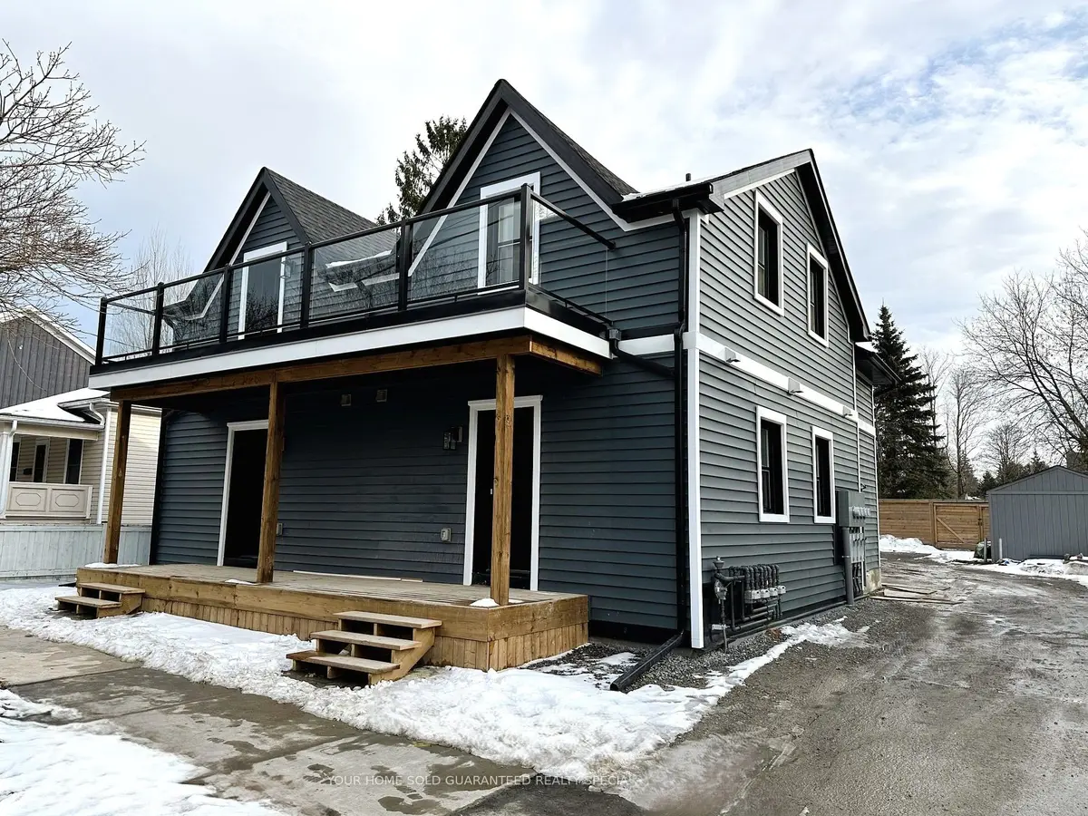 41 Mosley ST #A, Aurora, ON L4G 1G8