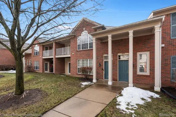 21105 Chesapeake CIR #243, Commerce Charter Township, MI 48390