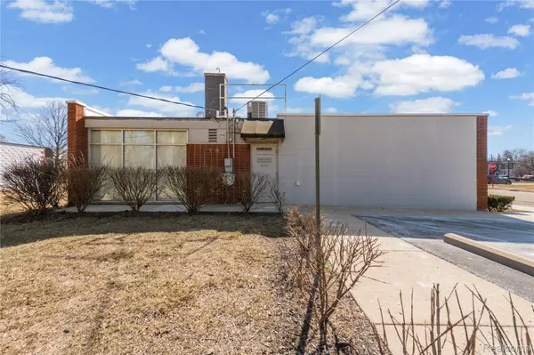 23394 Goddard RD, Taylor, MI 48180