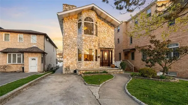 Address not disclosed, Staten  Island, NY 10305