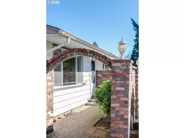 Eugene, OR 97401,1943 MONTEREY LN