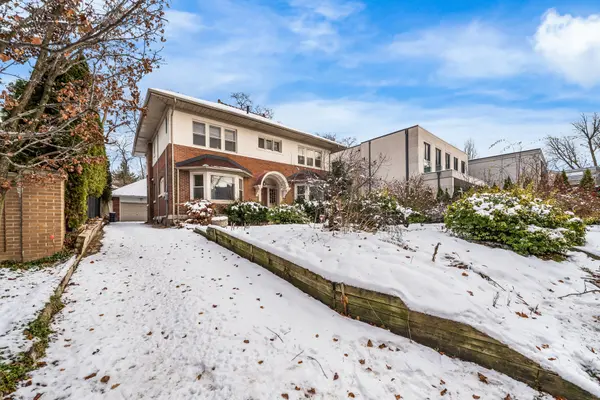 181 Poplar Plains RD, Toronto C02, ON M4V 2N1