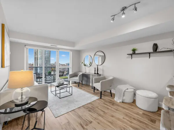 125 Village Green SQ #1907, Toronto E07, ON M1S 0G3