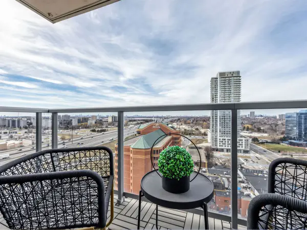 125 Village Green SQ #1907, Toronto E07, ON M1S 0G3