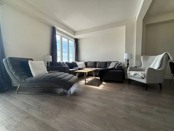 115 Vanier ST, Whitby, ON L1R 0N3