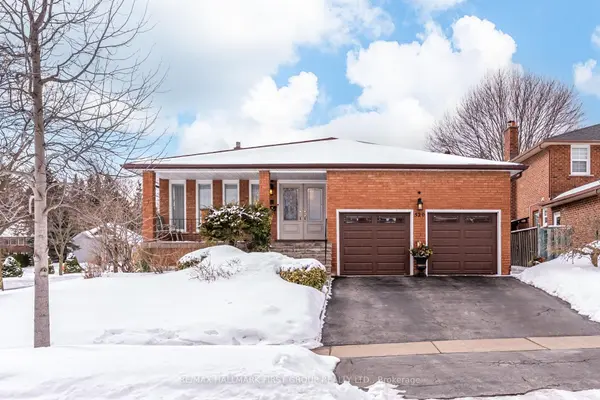 520 McLeod CRES, Pickering, ON L1W 3M5
