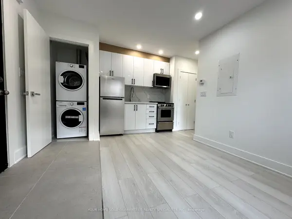 41 Mosley ST #A, Aurora, ON L4G 1G8