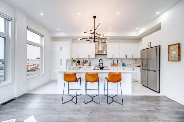 121 Markland ST, Markham, ON L6C 3B5