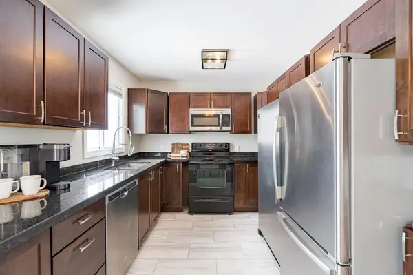 10 Surrey LN, Clearview, ON L0M 1N0