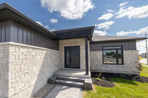 60 Hastings Park DR, Belleville, ON K8P 0H7