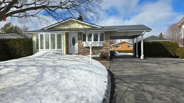 38 Hadley CIR,  Bells Corners And South To Fallowfield,  ON K2H 6N9