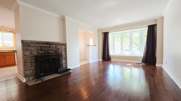 38 Hadley CIR, Bells Corners And South To Fallowfield, ON K2H 6N9