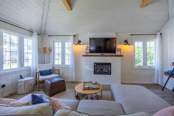 11 Bass LN, Norfolk, ON N0E 1M0