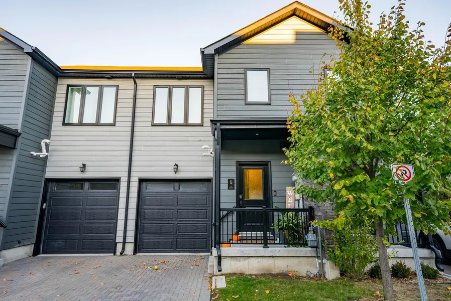 5 Stonehart LN #20, Barrie, ON L4M 7E8