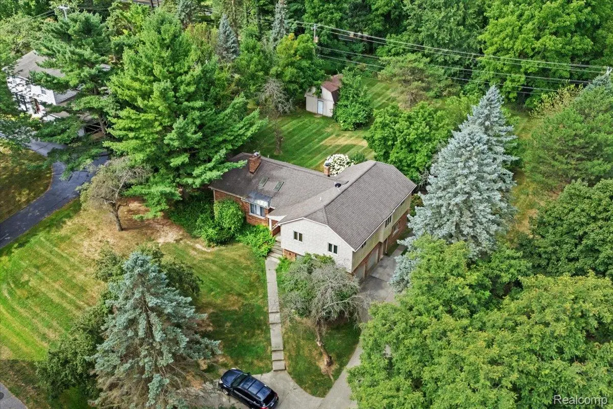 60023 Trailwood ST, Washington Township, MI 48094