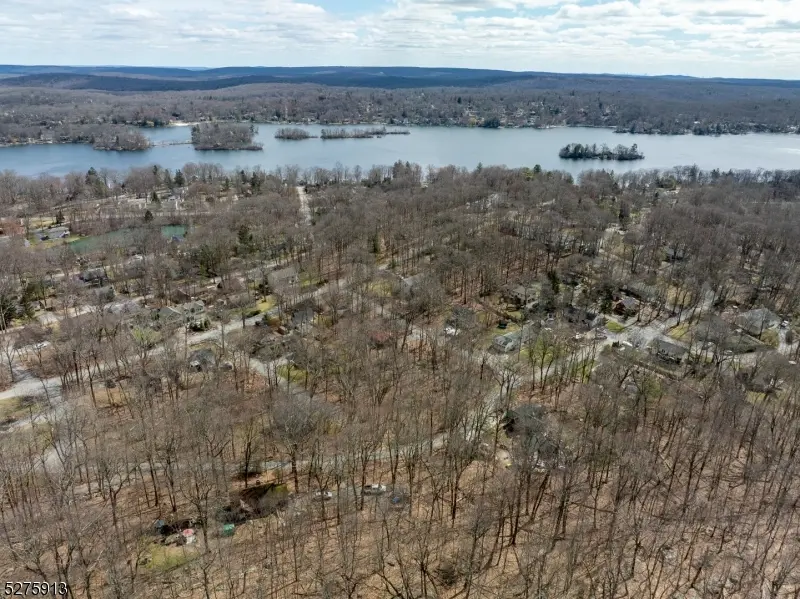 222 Acabonack Rd, Vernon Twp., NJ 07422