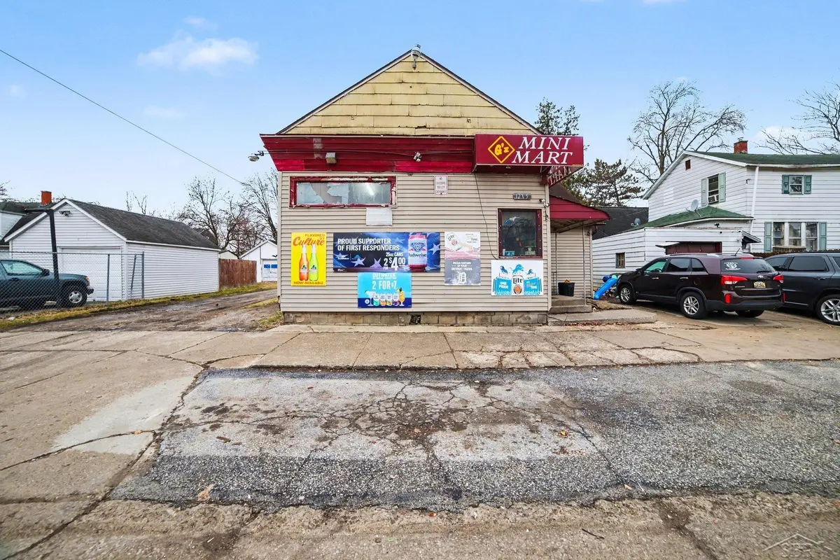 1215 Throop ST, Saginaw, MI 48602