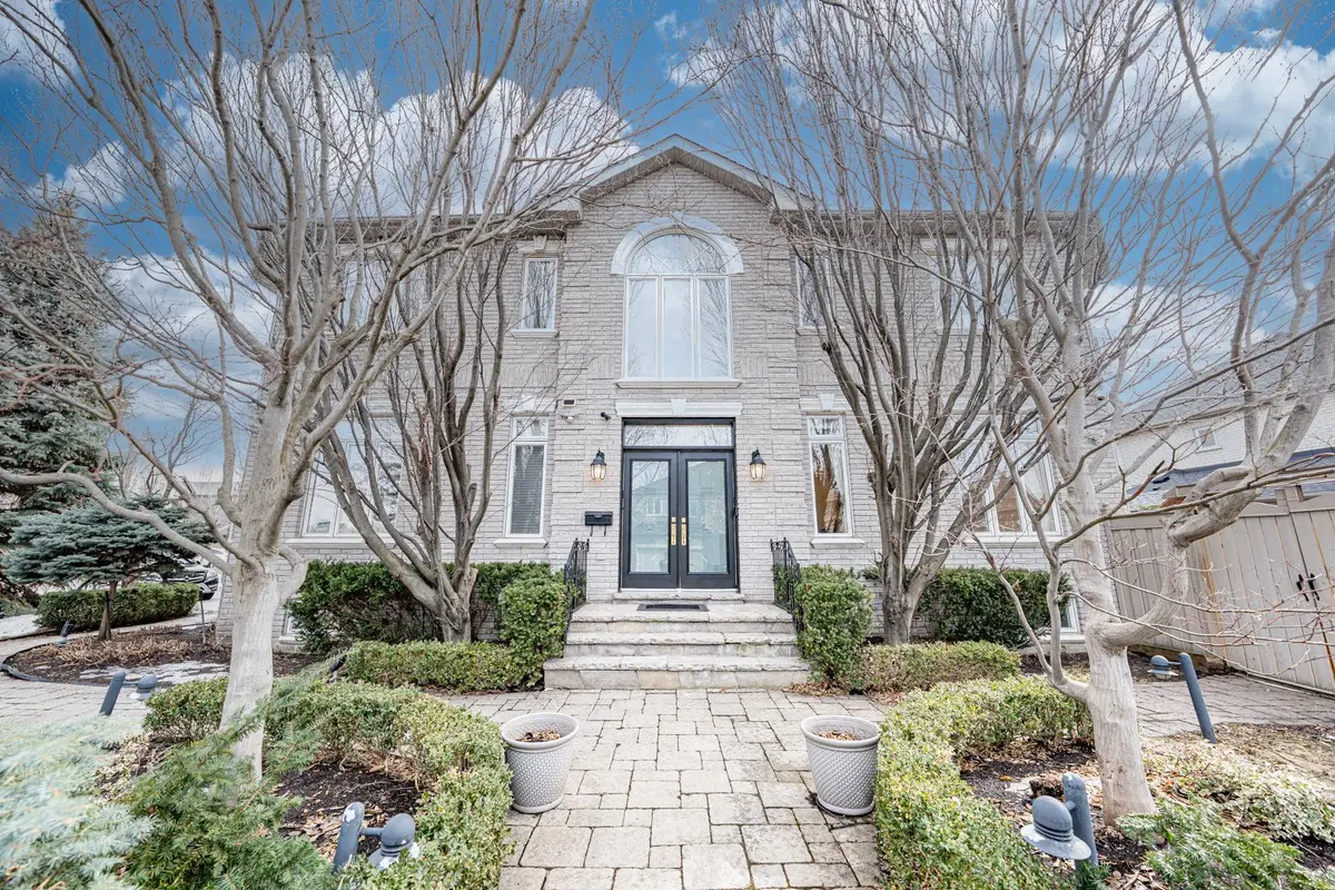 171 Lawrie RD, Vaughan, ON L4J 8N6