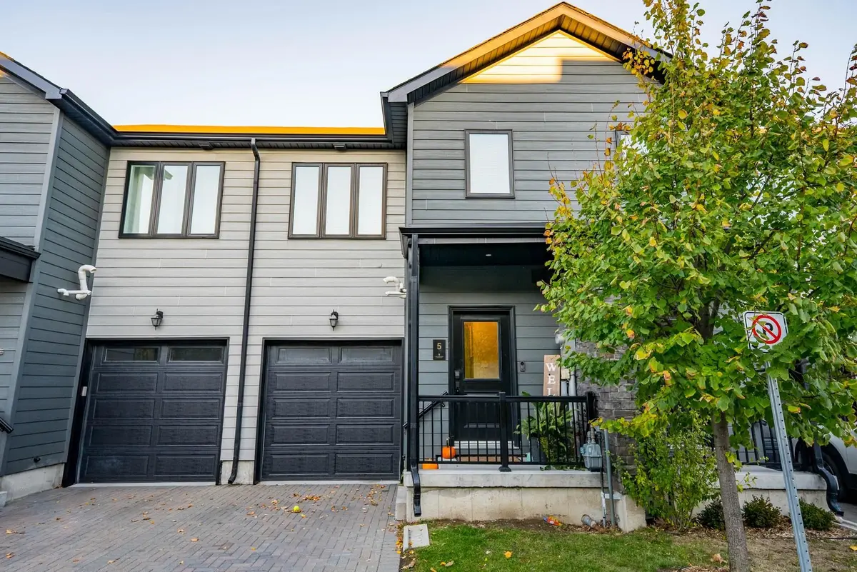 5 Stonehart LN #20, Barrie, ON L4M 7E8