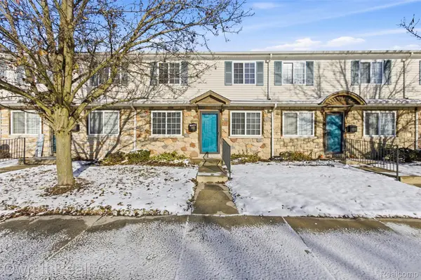 16253 Terrace Village DR, Taylor, MI 48180