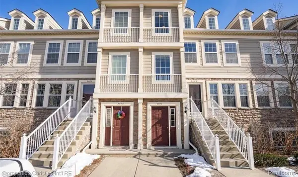 3072 Schoolhouse, Troy, MI 48083