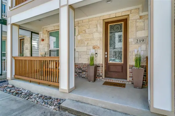 219 S Village Way, Lewisville, TX 75057