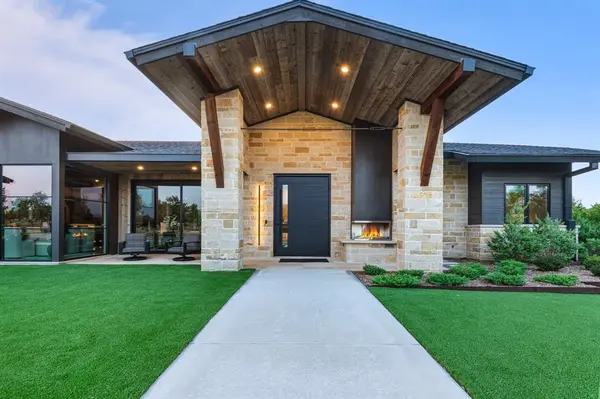 Rockwall, TX 75032,988 English Road