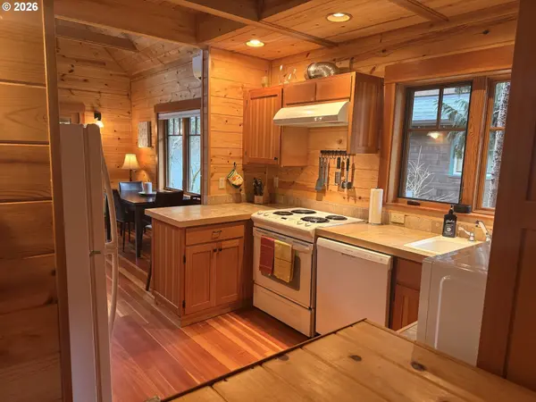 56483 MCKENZIE HWY #16, Mc Kenzie Bridge, OR 97413