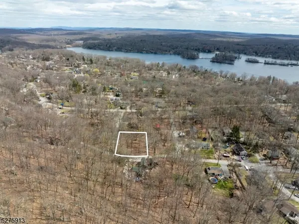 222 Acabonack Rd, Vernon Twp., NJ 07422