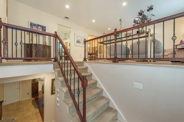 15 Alba Pl, Parsippany-troy Hills Twp., NJ 07054