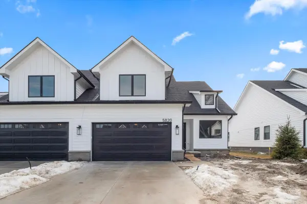 5820 Heights DR, Sterling Heights, MI 48314