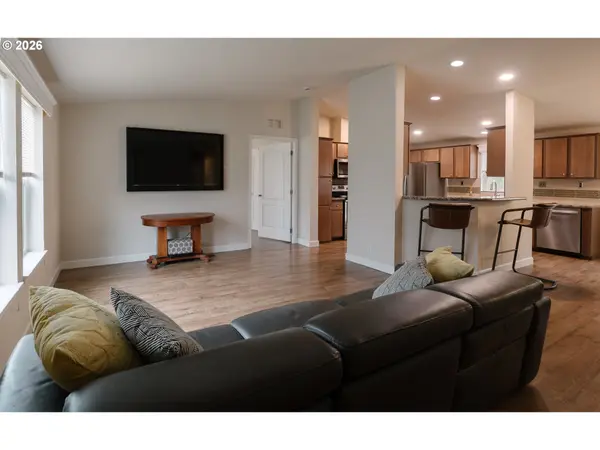 Tigard, OR 97224,11520 SW ROYAL VILLA DR